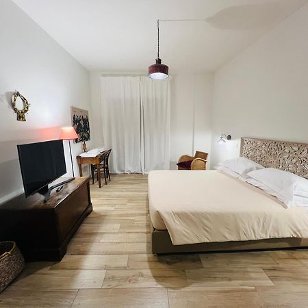 Bellhome 1 - Elegante Appartamento Nel Centro Di Бари Экстерьер фото