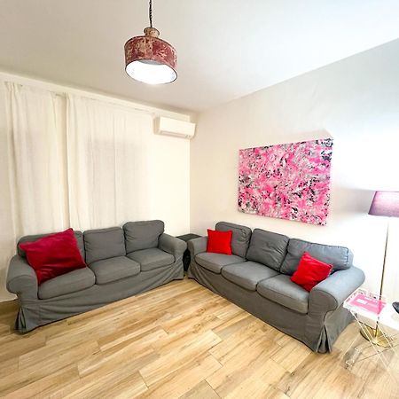 Bellhome 1 - Elegante Appartamento Nel Centro Di Бари Экстерьер фото