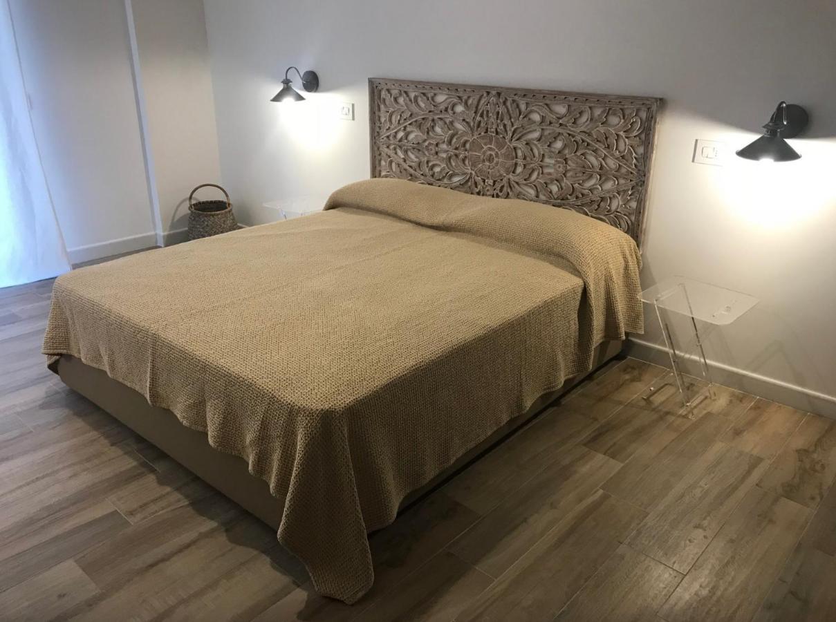 Bellhome 1 - Elegante Appartamento Nel Centro Di Бари Экстерьер фото