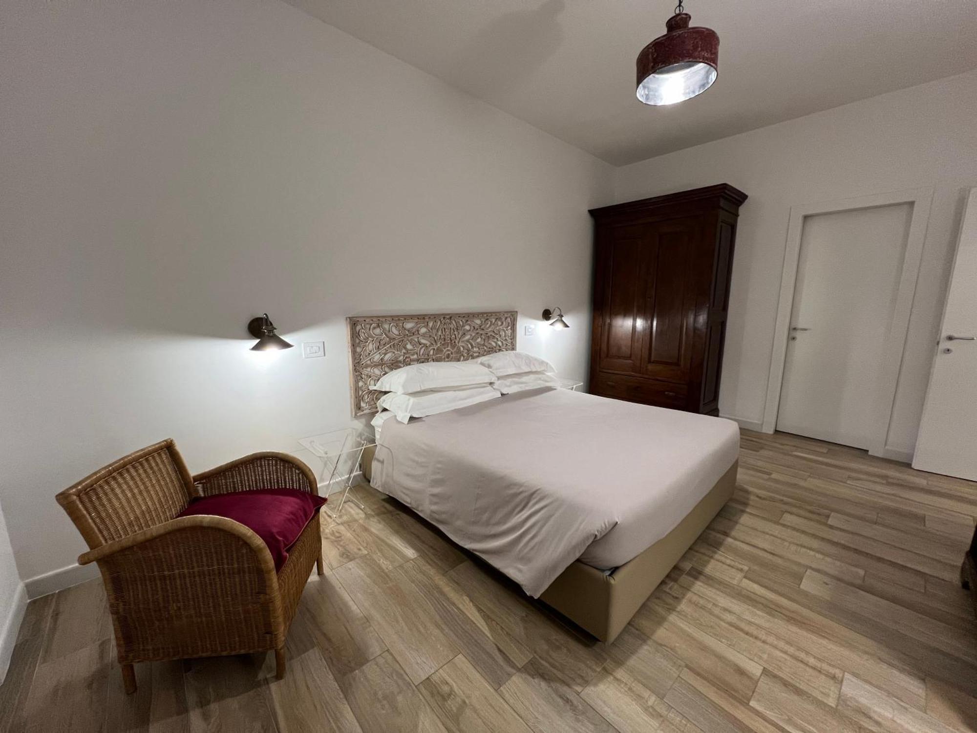 Bellhome 1 - Elegante Appartamento Nel Centro Di Бари Экстерьер фото