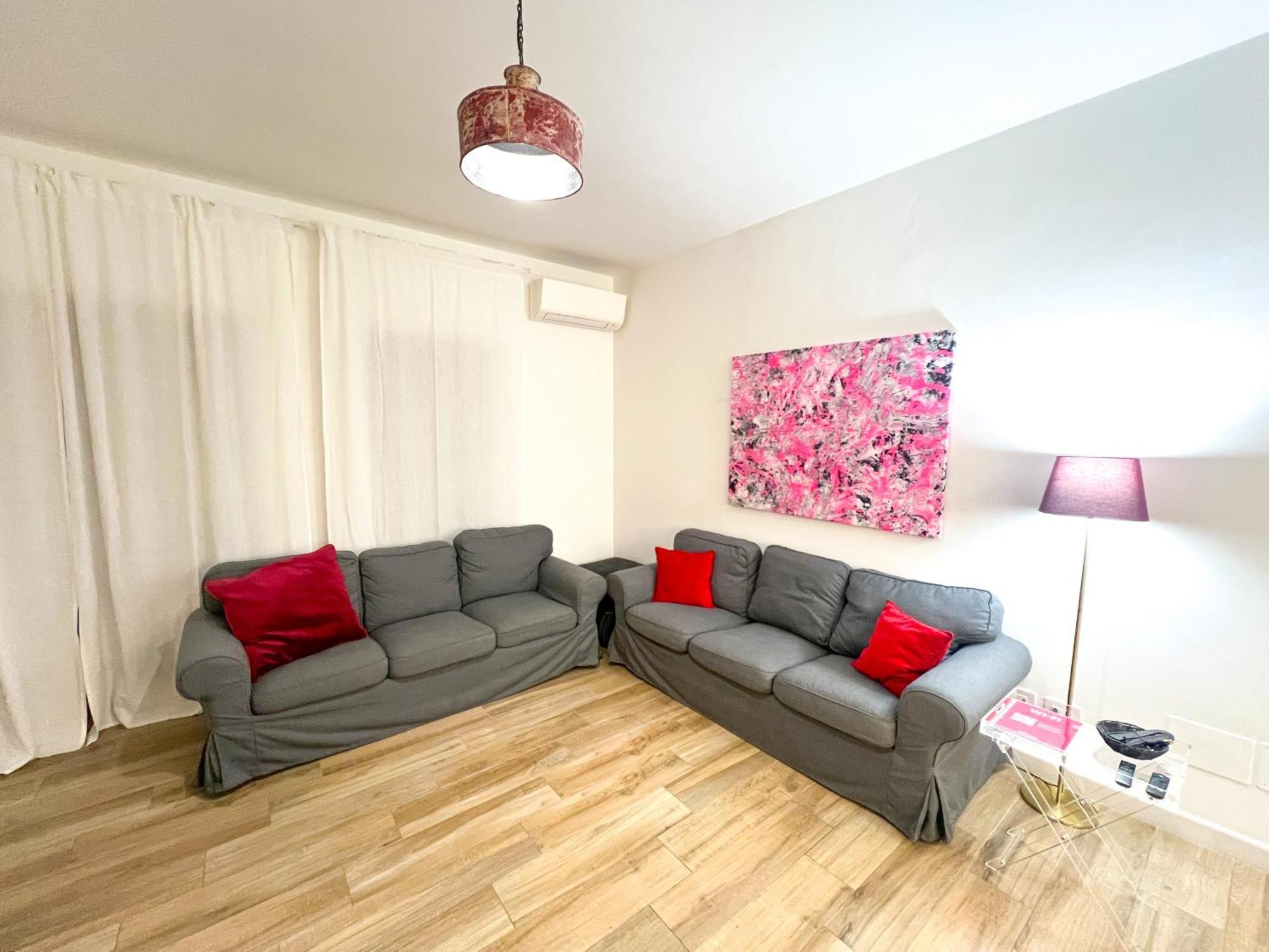 Bellhome 1 - Elegante Appartamento Nel Centro Di Бари Экстерьер фото